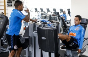 Ralf e Jadson na academia do CT Joaquim Grava durante o treino desta sexta-feira