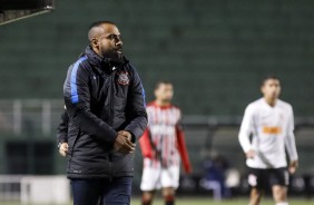 Tcnico Coelho durante vitria contra o So Paulo, pelo Brasileiro Sub-20