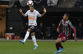 Clayson durante partida contra o Fluminense, na Arena Corinthians, pela Sul-Americana