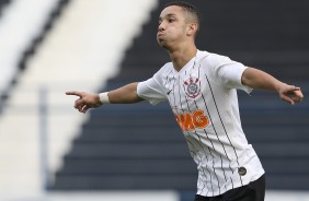 Corinthians comemora gol contra o Primavera, pelo Paulista SUb15