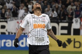 Frustrado, Gustagol lamenta chance perdida contra o Fluminense, pela Sul-Americana