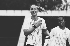 Giovanna Crivelari comemorando seu gol contra a Ferroviária, pelo Paulista Feminino