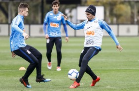 Lucas Piton e Gabriel durante último treino antes do jogo contra o Avaí, pelo Brasileirão