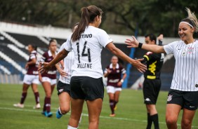 Millene e Crivelari comemorando gol contra a Ferroviária, pelo Paulista Feminino