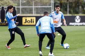 Vital e Avelar durante último treino antes do jogo contra o Avaí, pelo Brasileirão