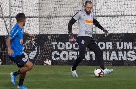 Clayson e Walter durante primeiro treino preparatório para jogo contra o Fluminense, na quinta-feira