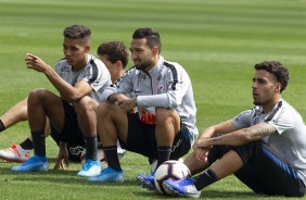 Jogadores do Corinthians no último treino preparatório para embate contra o Fluminense