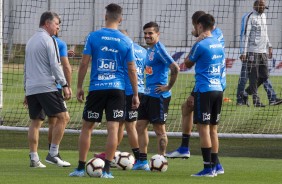 Jogadores do Timão durante primeiro treino preparatório para jogo contra o Fluminense