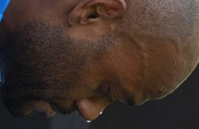 Vagner Love no último treino do Corinthians antes do duelo contra o Fluminense