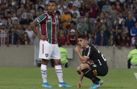 Avelar durante duelo contra o Fluminense, pela Sul-Americana, no Maracanã
