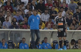 Carille e Fagner durante duelo contra o Fluminense, pela Sul-Americana, no Maracanã