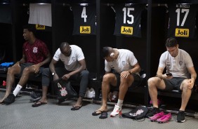 Gil, Manoel, Ralf e Boselli no vestiário do Maracanã antes do jogo contra o Fluminense