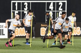 Jogadores do Corinthians voltam aos treinos aps se classificar para a semifinal da Sul-Americana