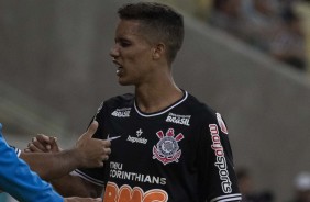 Jovem Pedrinho durante duelo contra o Fluminense, pela Sul-Americana, no Maracanã