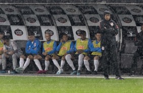 Banco de reservas do Corinthians durante jogo contra o Atltico-MG, pelo Brasileiro