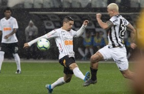 Fagner durante jogo contra o Atlético-MG, pelo Brasileirão