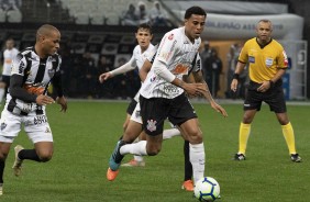 Gustavo durante partida contra o Atlético-MG, pelo Brasileirão