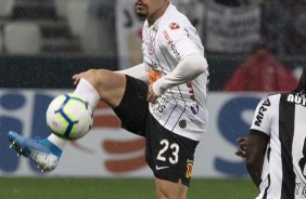 Lateral Fagner durante jogo contra o Atlético-MG, pelo Brasileirão