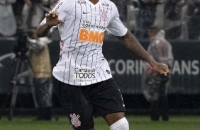 Zagueiro Gil durante jogo contra o Atltico-MG, pelo Brasileiro