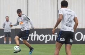 Bruno Méndez durante treino desta quarta-feira no CT Joaquim Grava