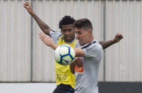 Gil e Danilo Avelar durante treino desta quarta-feira no CT Joaquim Grava