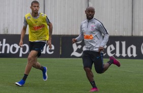 João Victor e Vagner Love durante treino desta quarta-feira no CT Joaquim Grava