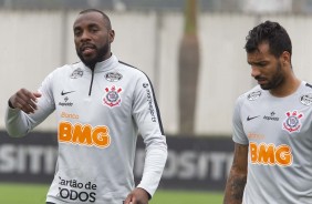 Manoel e Michel durante treino desta quarta-feira no CT Joaquim Grava