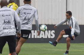 Meia Jadson durante treino desta quarta-feira no CT Joaquim Grava