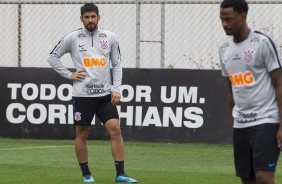 Méndez e Renê durante treino desta quarta-feira no CT Joaquim Grava