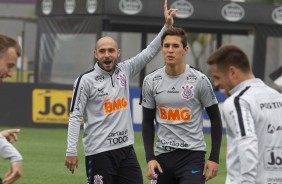 Régis e Mateus Vital durante treino desta quarta-feira no CT Joaquim Grava