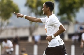 Antony comemora gol contra o Guarani, pelo Paulista Sub-20