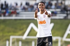 Antony feliz com seu gol contra o Guarani, pelo Paulista Sub-20