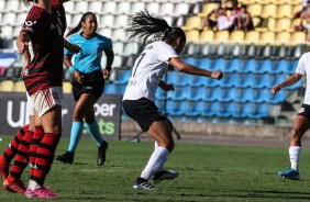 Corinthians saiu na frente e venceu por 2 a 1 o Flamengo na semi do Brasileiro Feminino