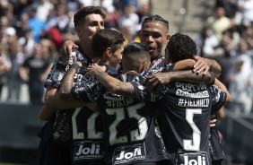 Jogadores do Corinthians comemorando gol do Timo contra o Cear