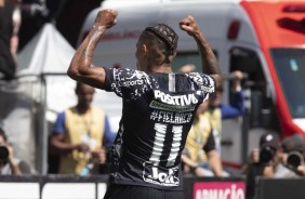 Urso durante jogo contra o Cear, pelo Brasileiro, na Arena Corinthians