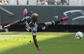 Vagner Love durante jogo contra o Cear, pelo Brasileiro, na Arena