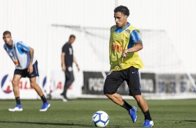 Volante Gabriel durante treinamento de hoje no CT Joaquim Grava