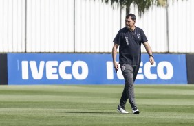 Carille no treino desta quinta no CT Joaquim Grava; Timão se prepara para enfrentar o Fluminense