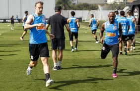 Carlos e Love no treino desta quinta no CT Joaquim Grava