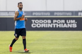 Clayson no treino desta quinta no CT Joaquim Grava; Timão se prepara para enfrentar o Fluminense