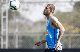 João Victor no treino desta quinta no CT Joaquim Grava; Timão se prepara para enfrentar o Fluminense