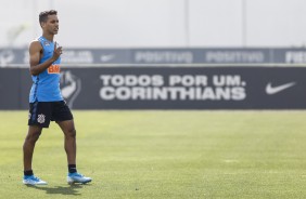 Pedrinho no treino desta quinta no CT Joaquim Grava; Timo se prepara para enfrentar o Fluminense