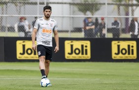 Bruno Méndez no treinamento desta sexta-feira no CT Joaquim Grava