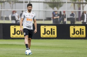 Bruno Mndez no treinamento desta sexta-feira no CT Joaquim Grava