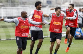 Love, Gil, Avelar e Clayson no treino desta sexta-feira no CT Joaquim Grava