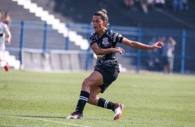 Tamires durante arremate na vitória contra o Flamengo, pela semifinal do Brasileirão Feminino