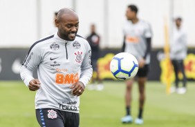 Vagner Love no treinamento desta sexta-feira no CT Joaquim Grava