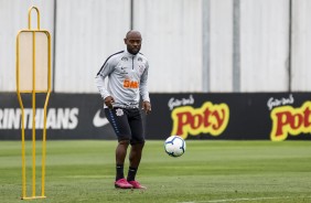 Vagner Love no treinamento desta sexta-feira no CT Joaquim Grava