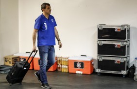 Carille no vestirio do Man Garrincha antes do jogo contra o Fluminense