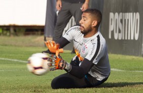 Goleiro Diego volta aos treinos nesta segunda-feira para enfrentar o Del Valle
